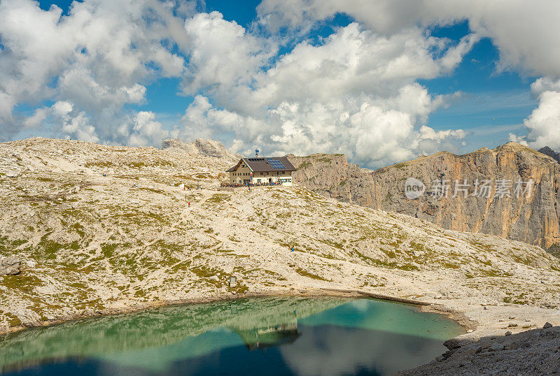 rifugio Pisciadu在Sella Ronda Dolomites意大利